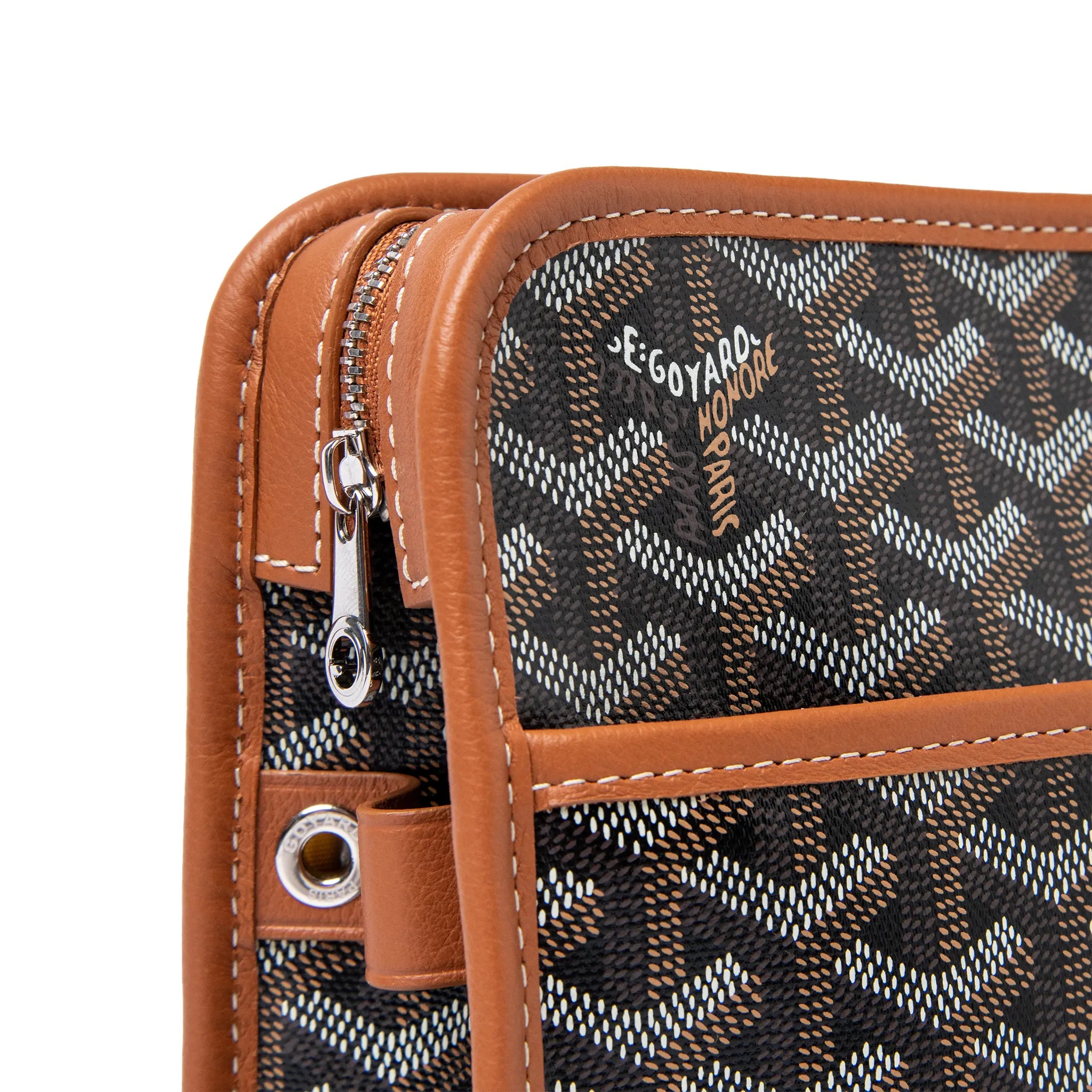 Zipper View of Goyard Jouvence MM Black/Tan Washbag